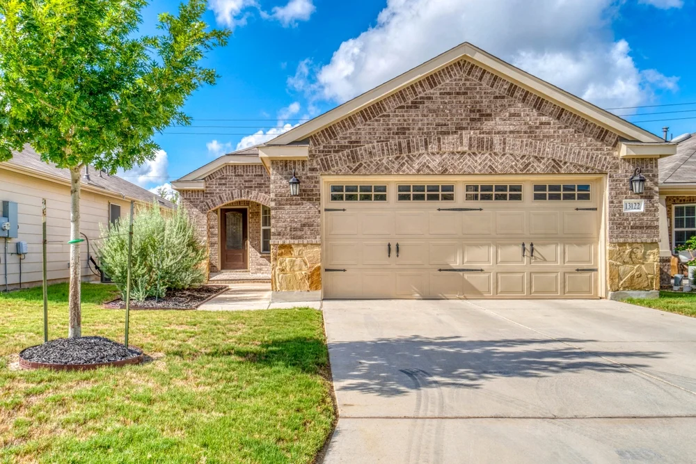 Quick Fix Door Offering Garage Door Repair Service in Dubai