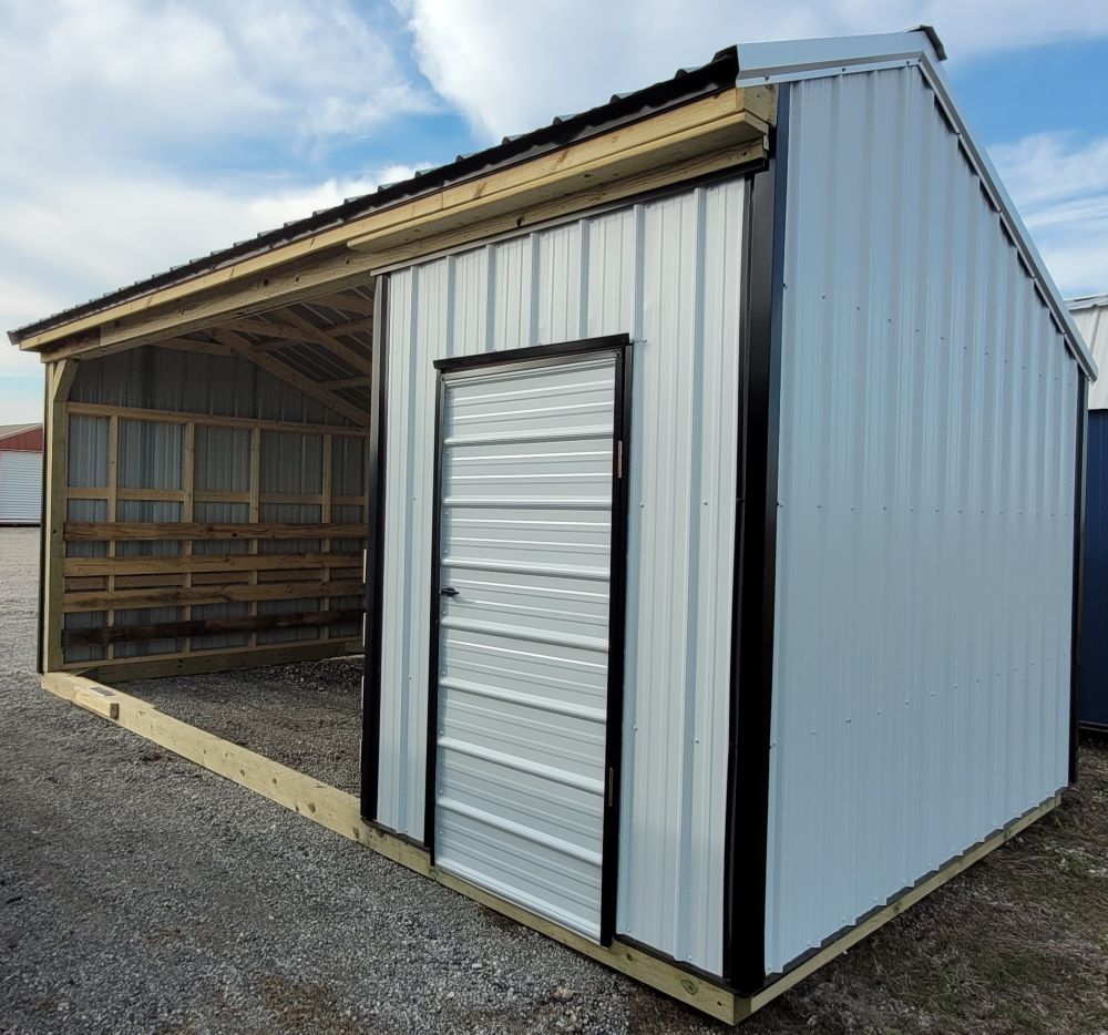 custom horse barns
